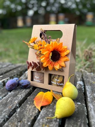 Medový sad 🍂🍯 ✔️250 g květového medu se sušenými hruškami ✔️250 g květovaného medu s lyofilizovanými švestkami Překrásný...