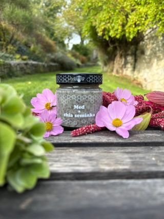 MED A CHIA SEMÍNKA Nová kombinace skvělých a zdravých pochutin. 🔥 Nic víc než skvělý květový pastovaný med a velká porce...