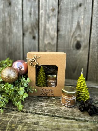 PERNÍKOVÝ SMRČEK 🎄✨ ✔️50g květového pastovaného medu s perníkovým kořením 100g skvělých sušených švestek ✔️Svíčka smrčku...